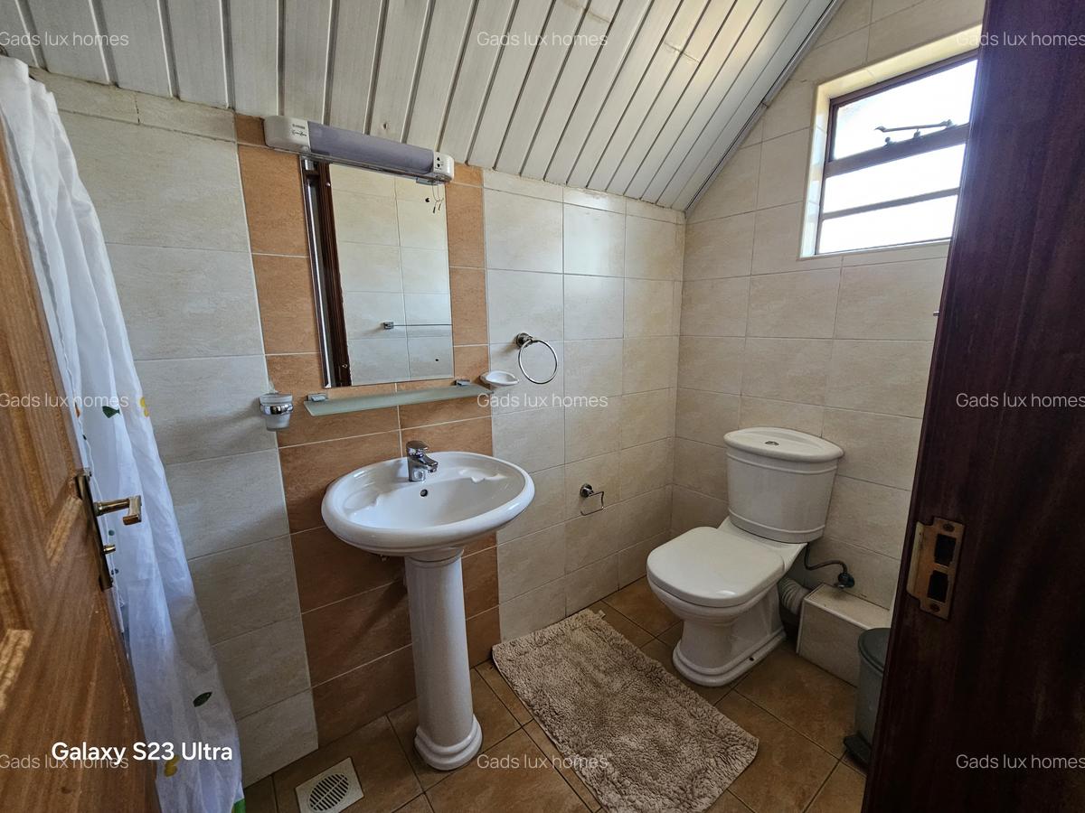 5 Bed Townhouse with En Suite at Lavington - 17