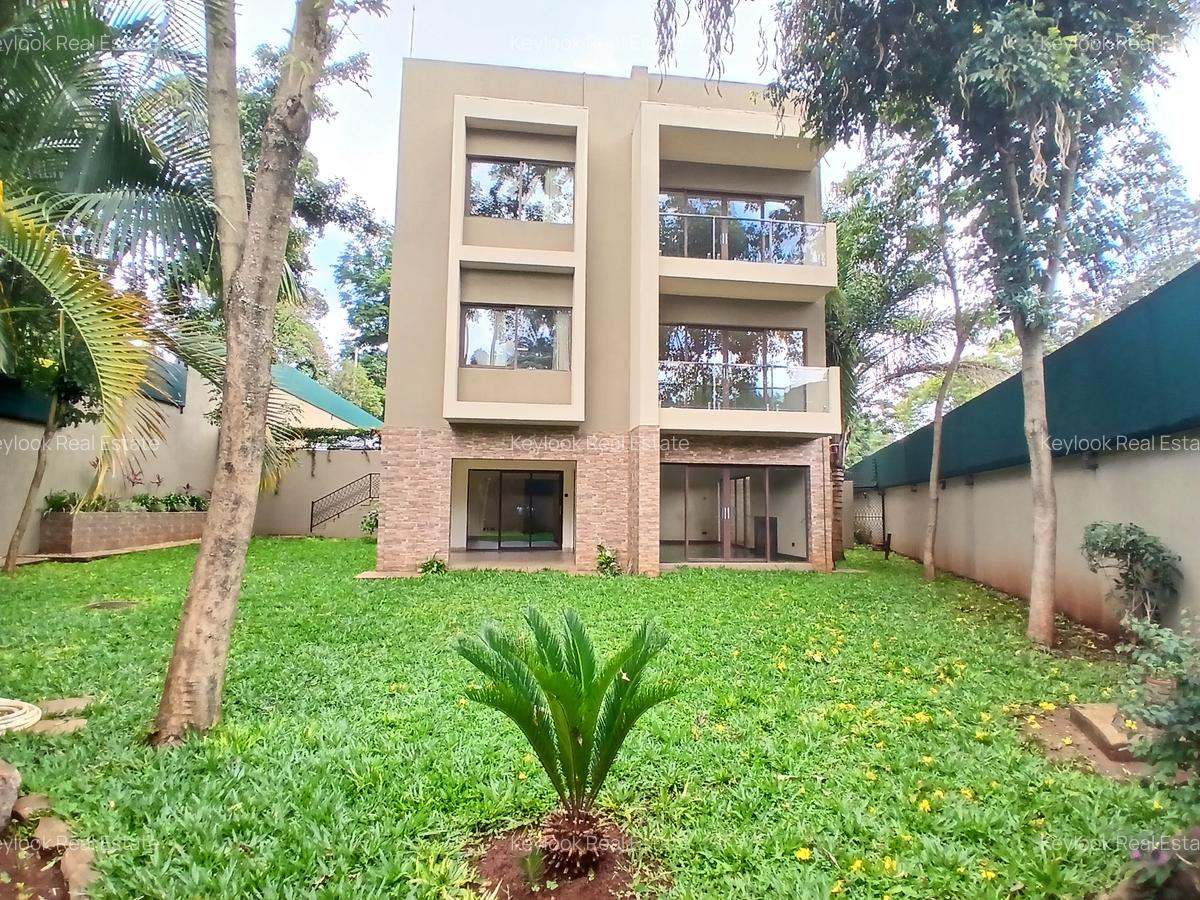 5 Bed Townhouse with En Suite at Lavington - 3