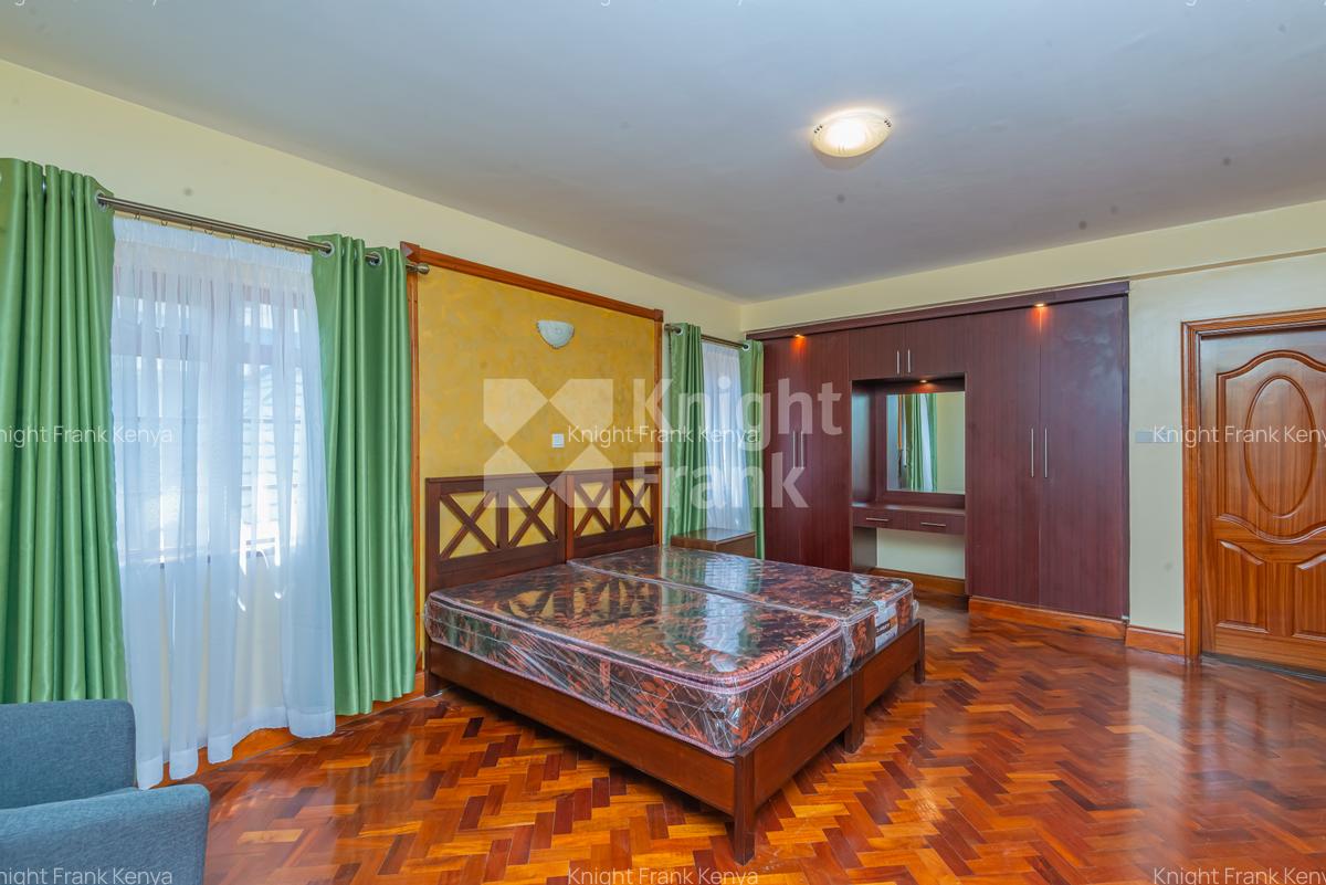 4 Bed House with En Suite at Pepo Lane - 5