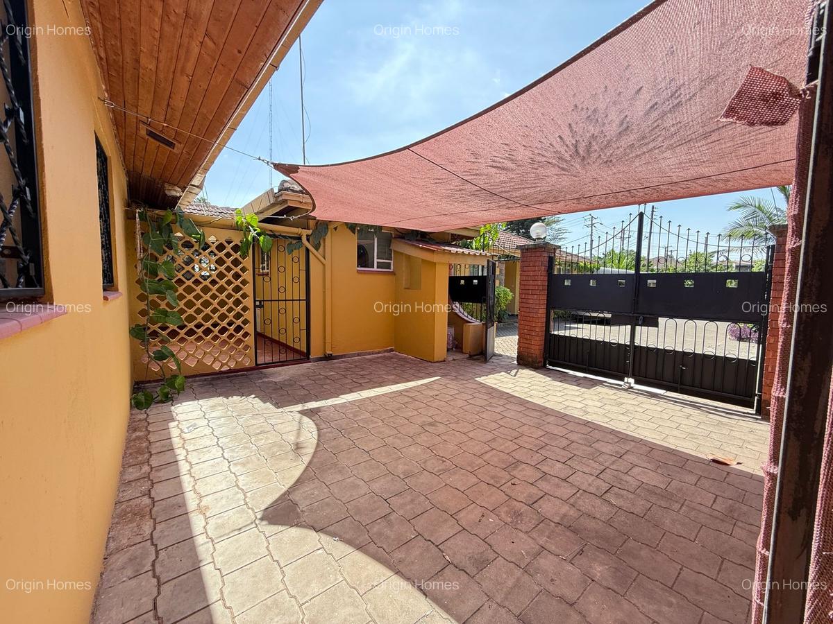 3 Bed House with En Suite at Lavington - 19