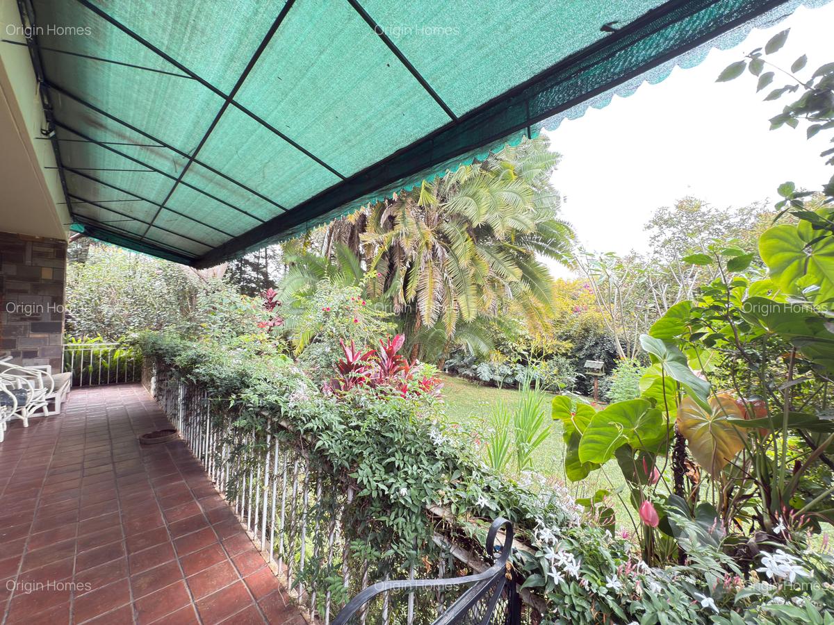 4 Bed House with En Suite at Lavington - 15