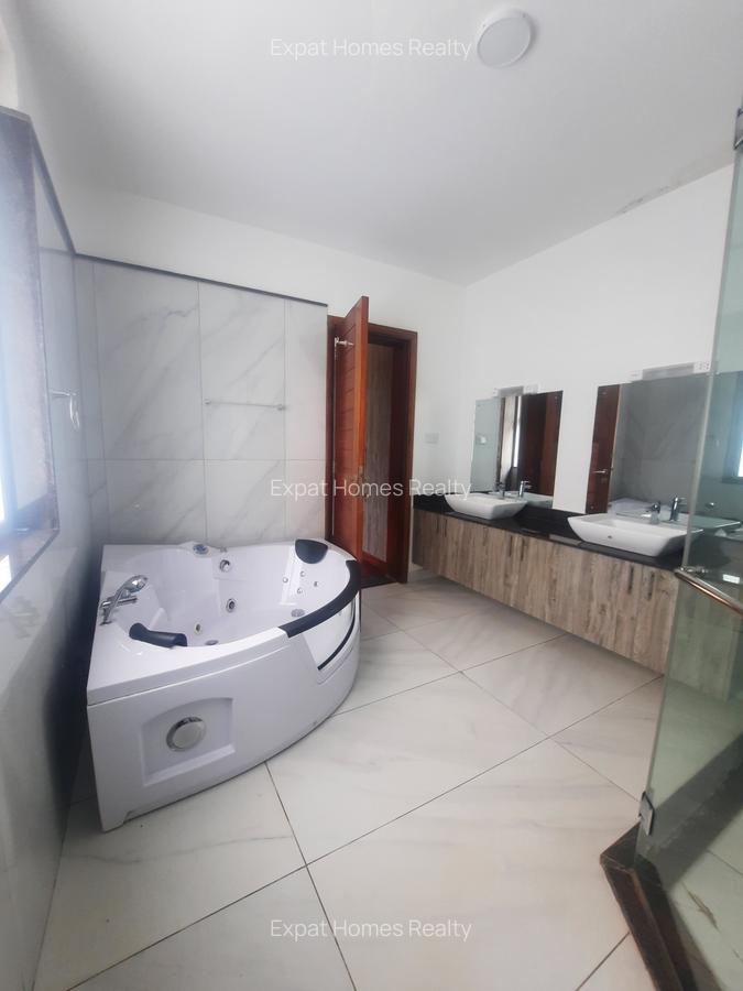 6 Bed Villa with En Suite in Lavington - 7