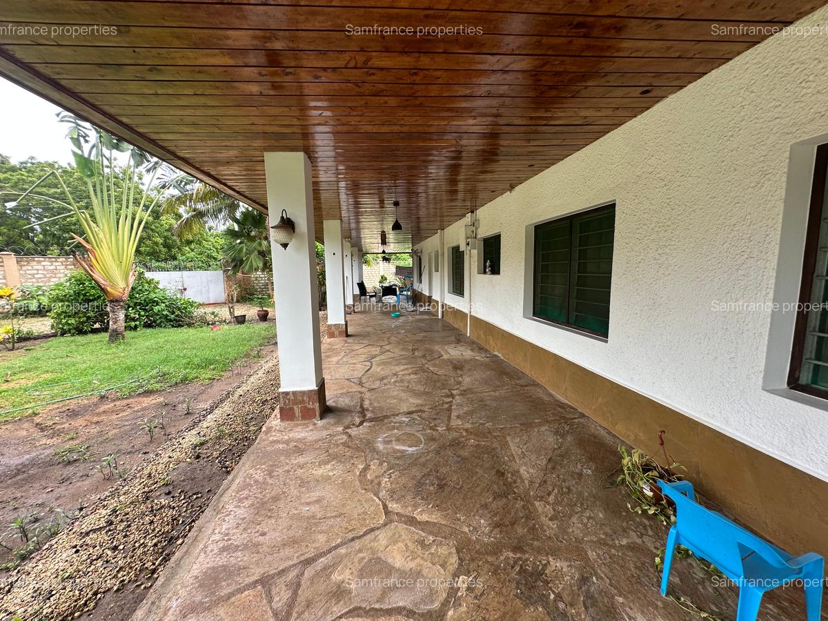 4 Bed Villa with En Suite at Diani Beach Road - 8