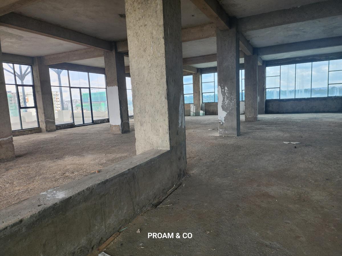 6,000 ft² Commercial Property with Service Charge Included at Riverside Lane - 7