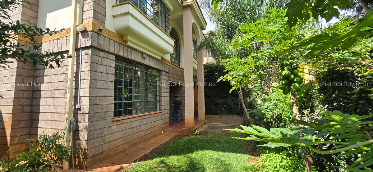 4 Bed Townhouse with En Suite at Brookside Garden - 3
