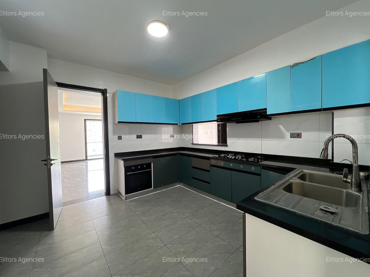 4 Bed Apartment with En Suite at Oloitoktok Road - 6