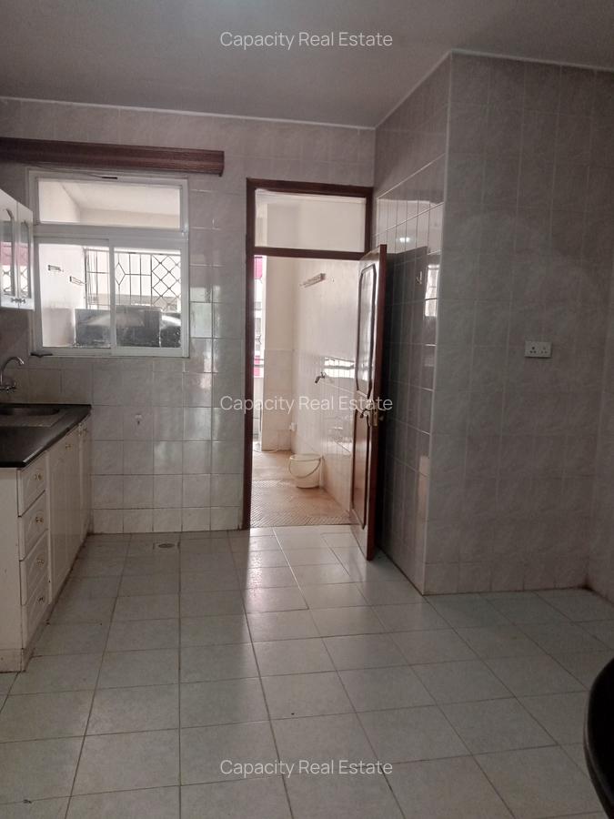 4 Bed Apartment with En Suite in Rhapta Road - 4