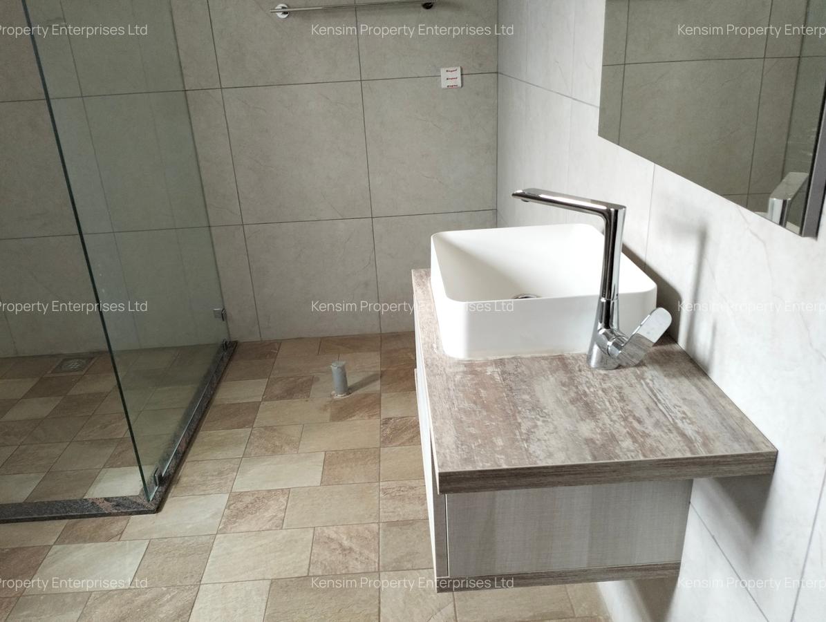 6 Bed Townhouse with En Suite in Lavington - 8