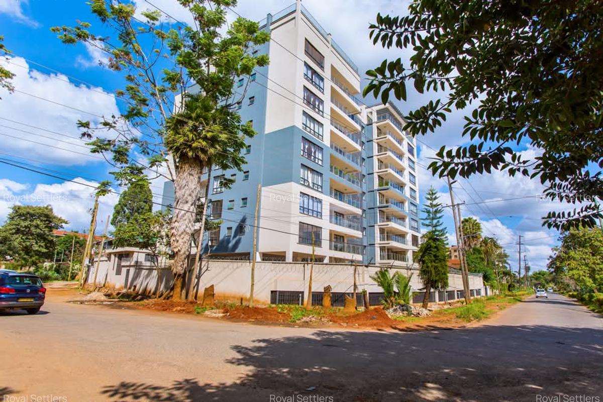 Serviced 2 Bed Apartment with En Suite at Brookside Drive - 1