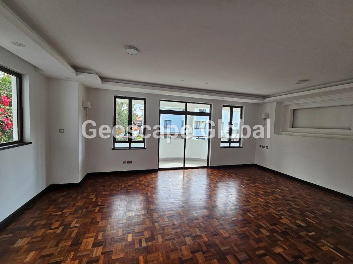 4 Bed House with En Suite in Runda - 8