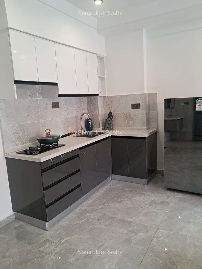 1 Bed Apartment with En Suite at - 00200 - 2