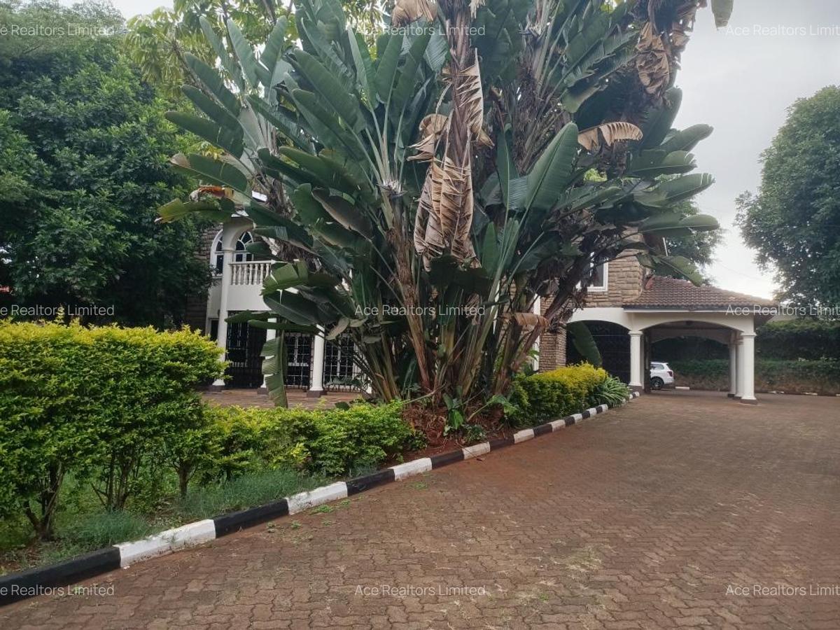 4 Bed House with En Suite at Hillview - 19