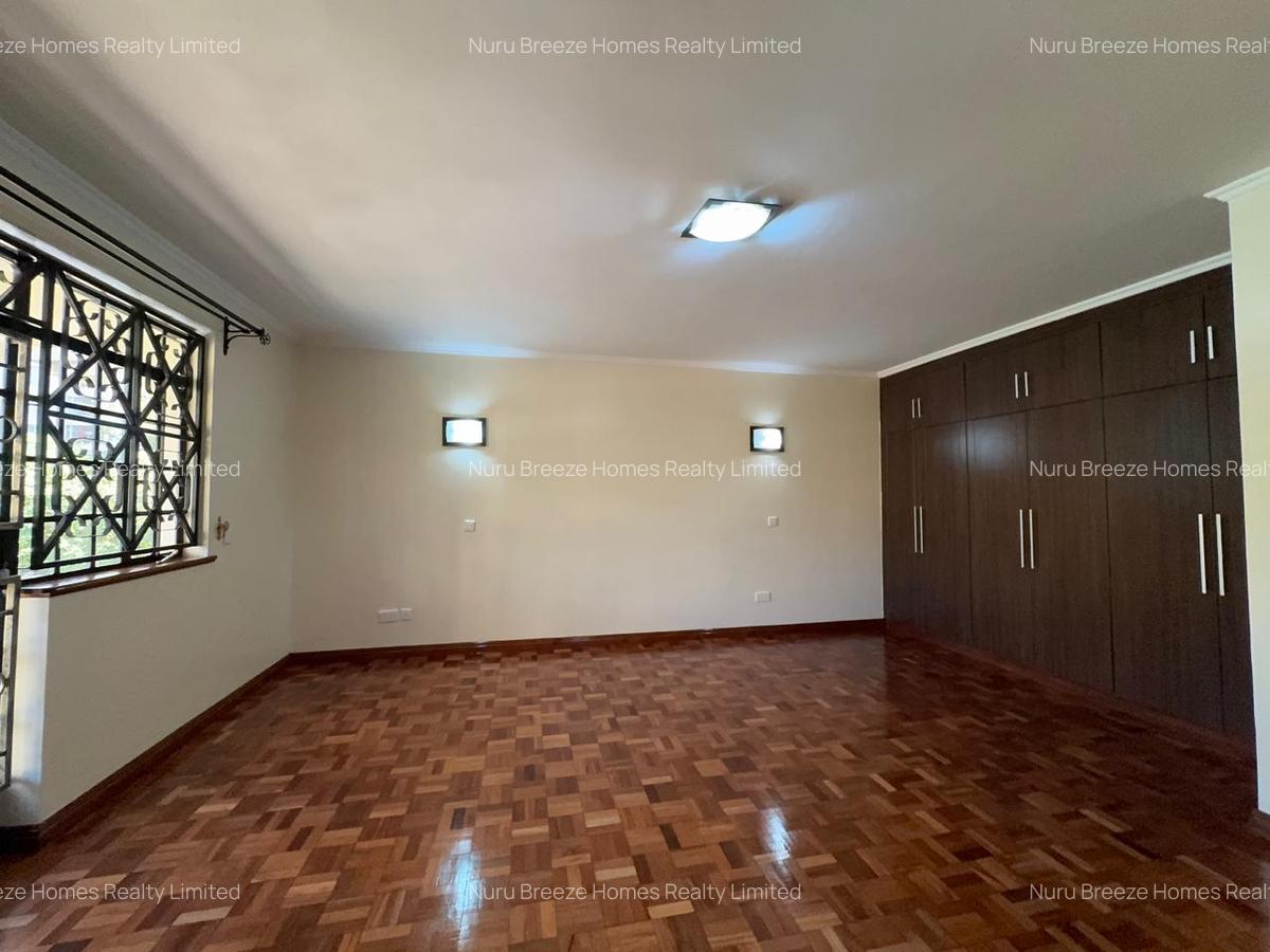5 Bed Townhouse with En Suite in Kileleshwa - 16