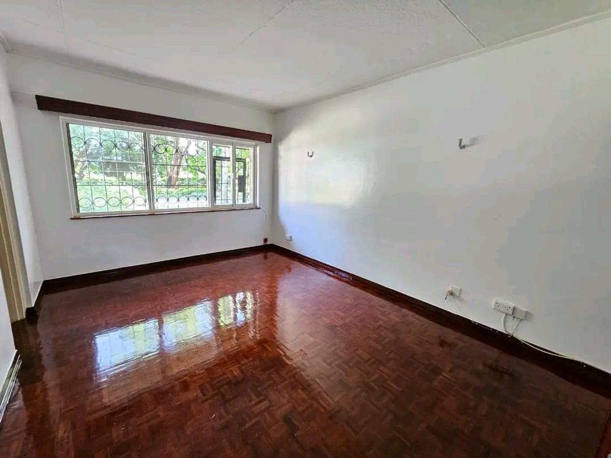 4 Bed House with En Suite in Runda - 6