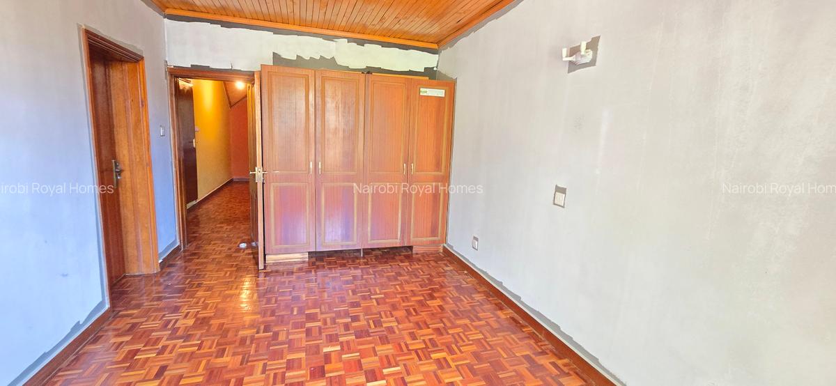 6 Bed Townhouse with En Suite at Kabasiran Avenue - 13