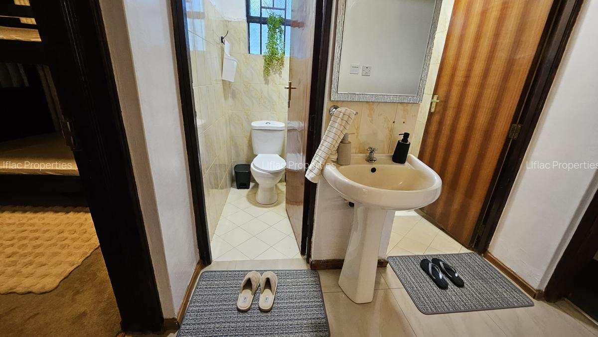 5 Bed House with En Suite in Runda - 15