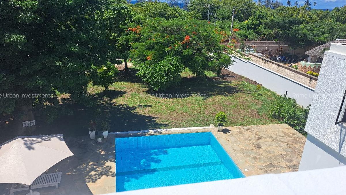 4 Bed House with En Suite in Diani - 11