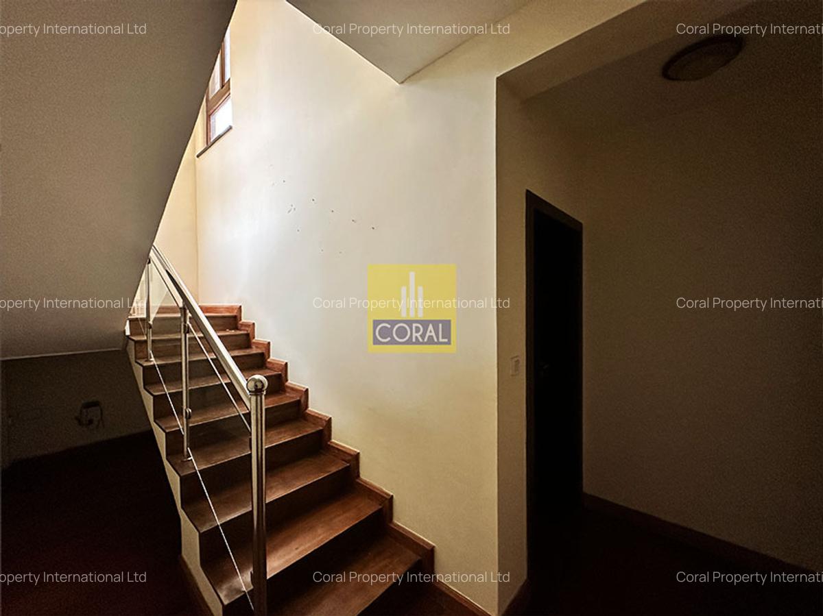 4 Bed Apartment with En Suite in Riverside - 8