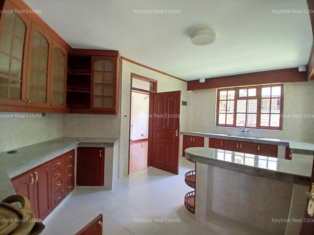 4 Bed Townhouse with En Suite at Lavington Green - 16