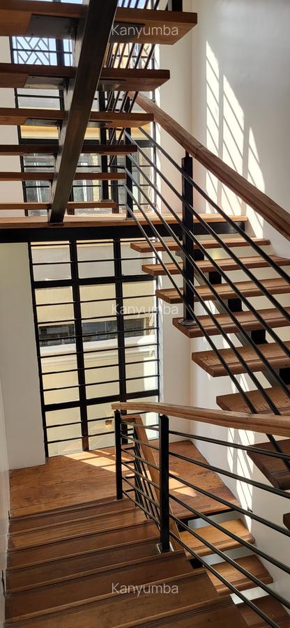 4 Bed Townhouse with En Suite at Membley - Eastern Bypass - 9