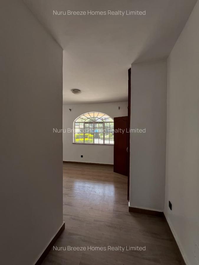 4 Bed Townhouse with En Suite in Lavington - 13