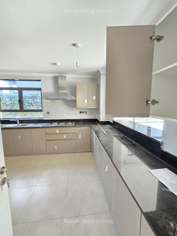 4 Bed Townhouse with En Suite at Five-Star Paradise - 5