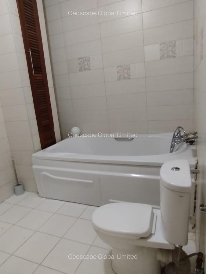 5 Bed House with En Suite in Lavington - 11