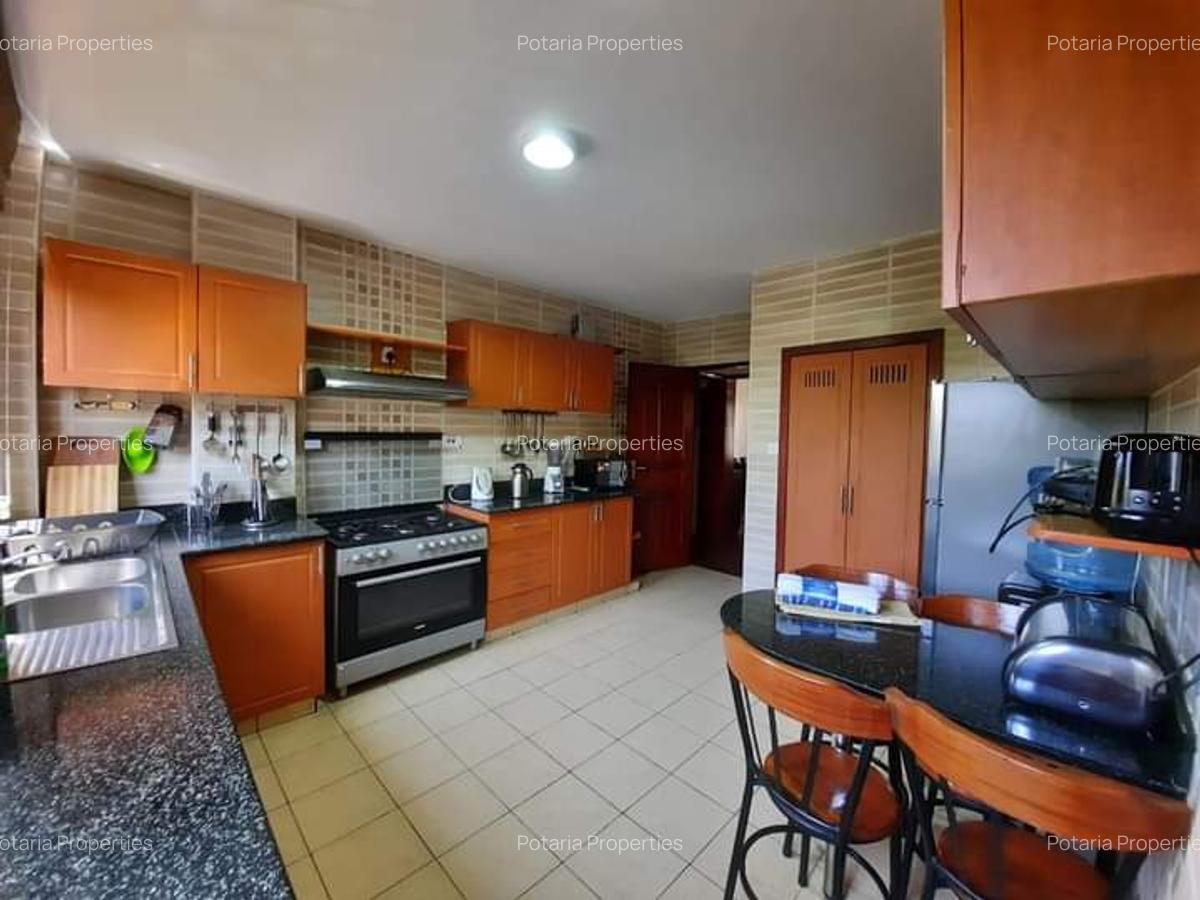 3 Bed Apartment with En Suite in Lavington - 10