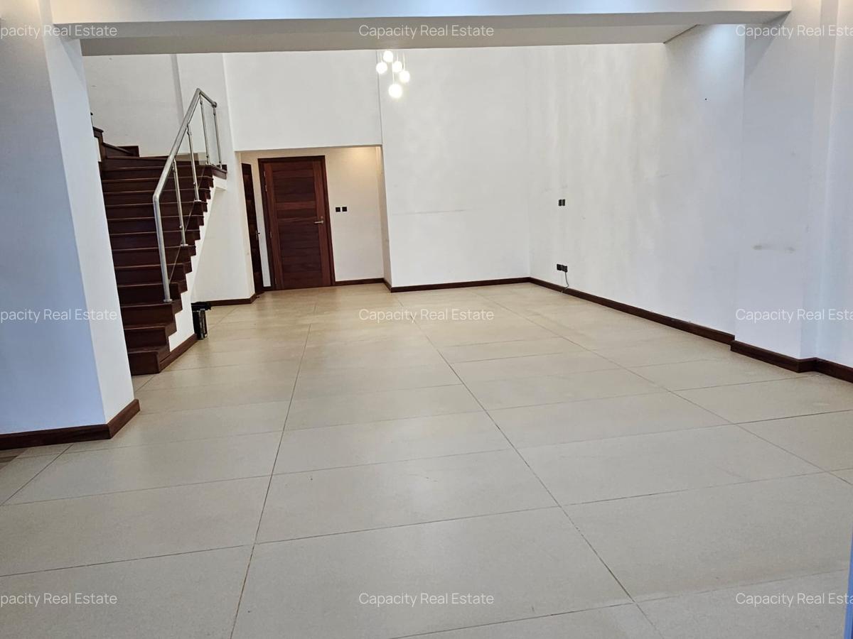 5 Bed Apartment with En Suite in General Mathenge - 12