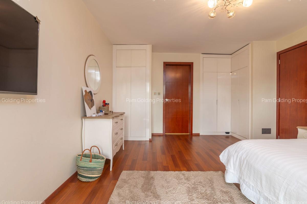 3 Bed Apartment with En Suite at 6Th Parklands Avenue - 10