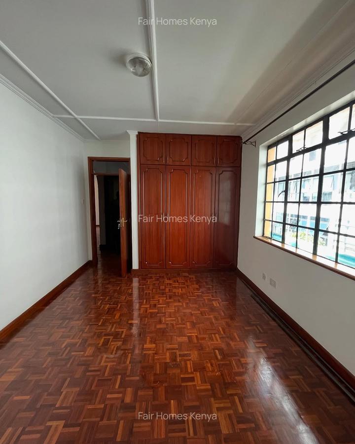 4 Bed Townhouse with En Suite at Lavington Mall - 12