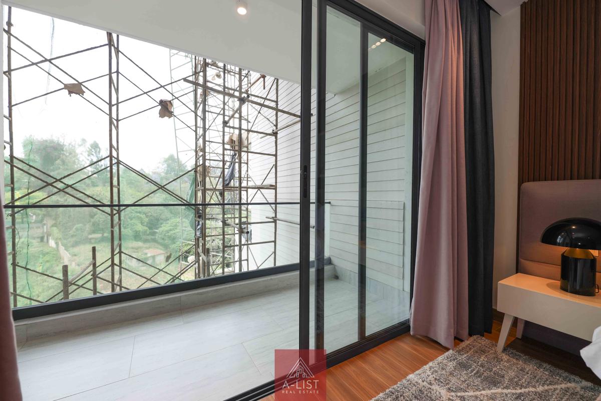 3 Bed Apartment with En Suite at Riverside - 10