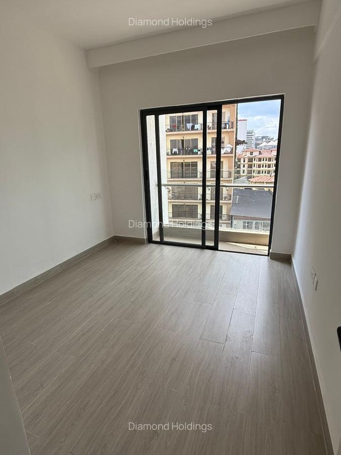 1 Bed Apartment with En Suite at Kilimani - 5