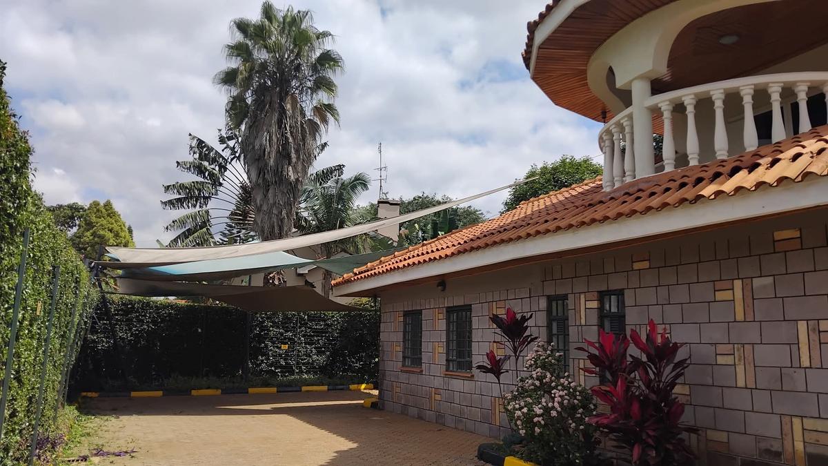 5 Bed House with En Suite in Runda - 16