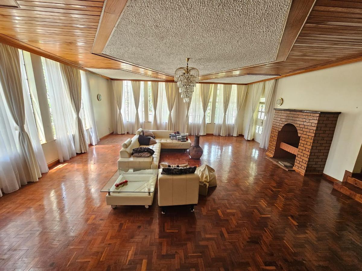 6 Bed House with En Suite in Runda - 6