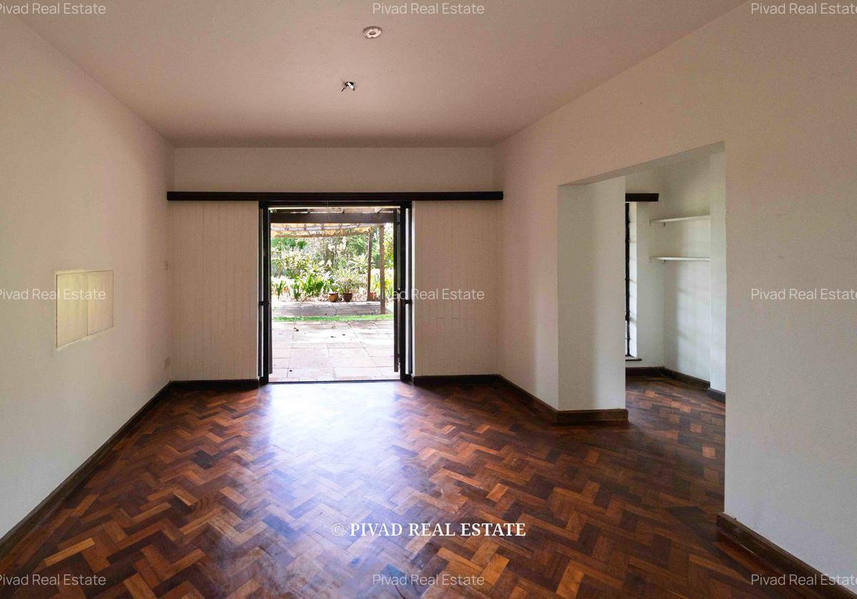 3 Bed House with Garden in Nyari - 5