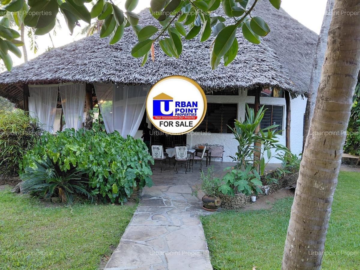 4 Bed Villa with En Suite in Watamu - 1