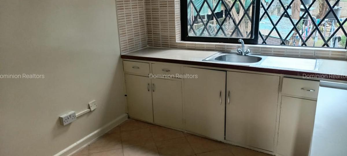 3 Bed Apartment with En Suite in Westlands Area - 8