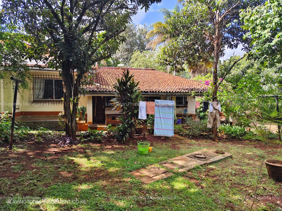 4 Bed House with En Suite at Lavington Green - 5