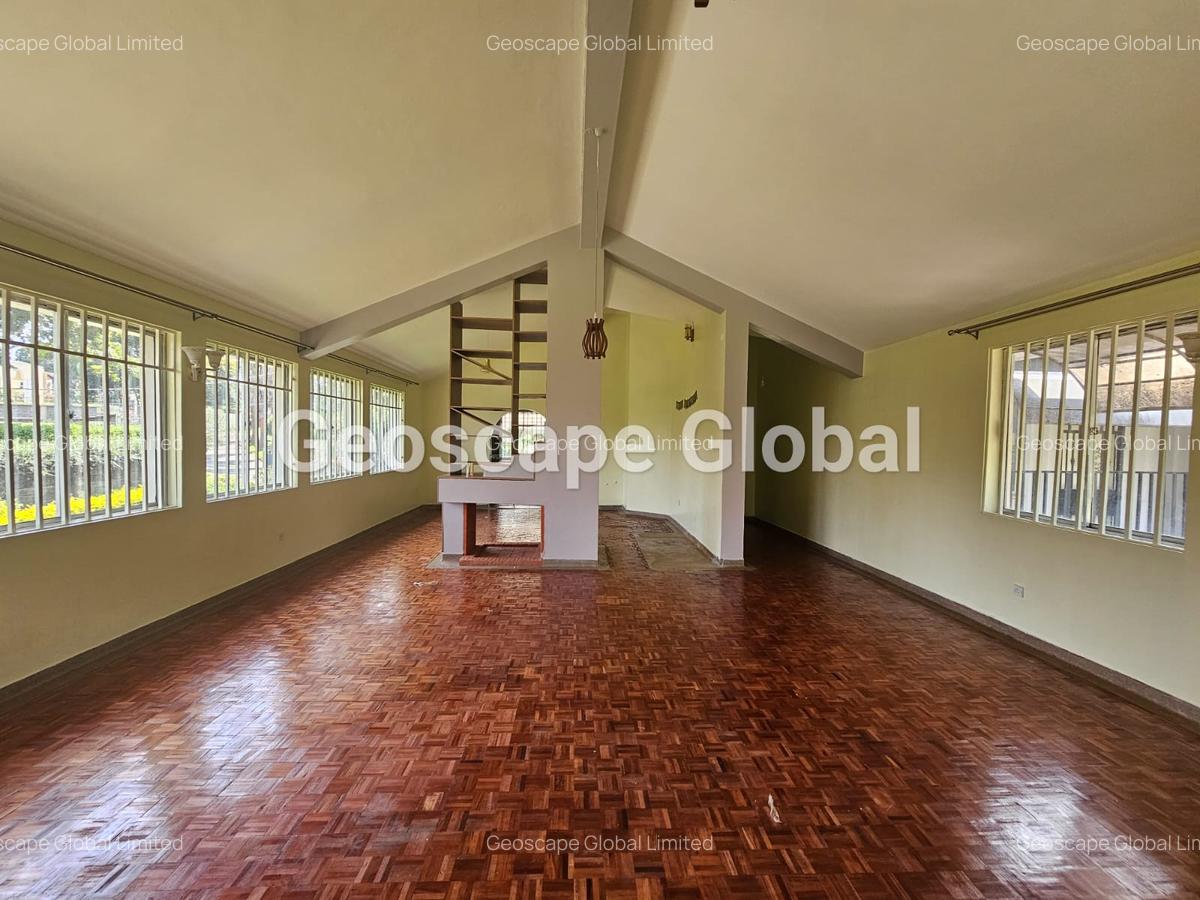 5 Bed House with En Suite in Nyari - 2