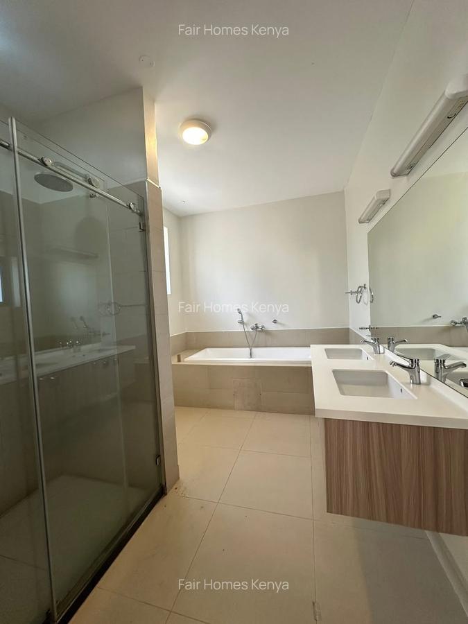 5 Bed Townhouse with En Suite at Lavington Green - 18