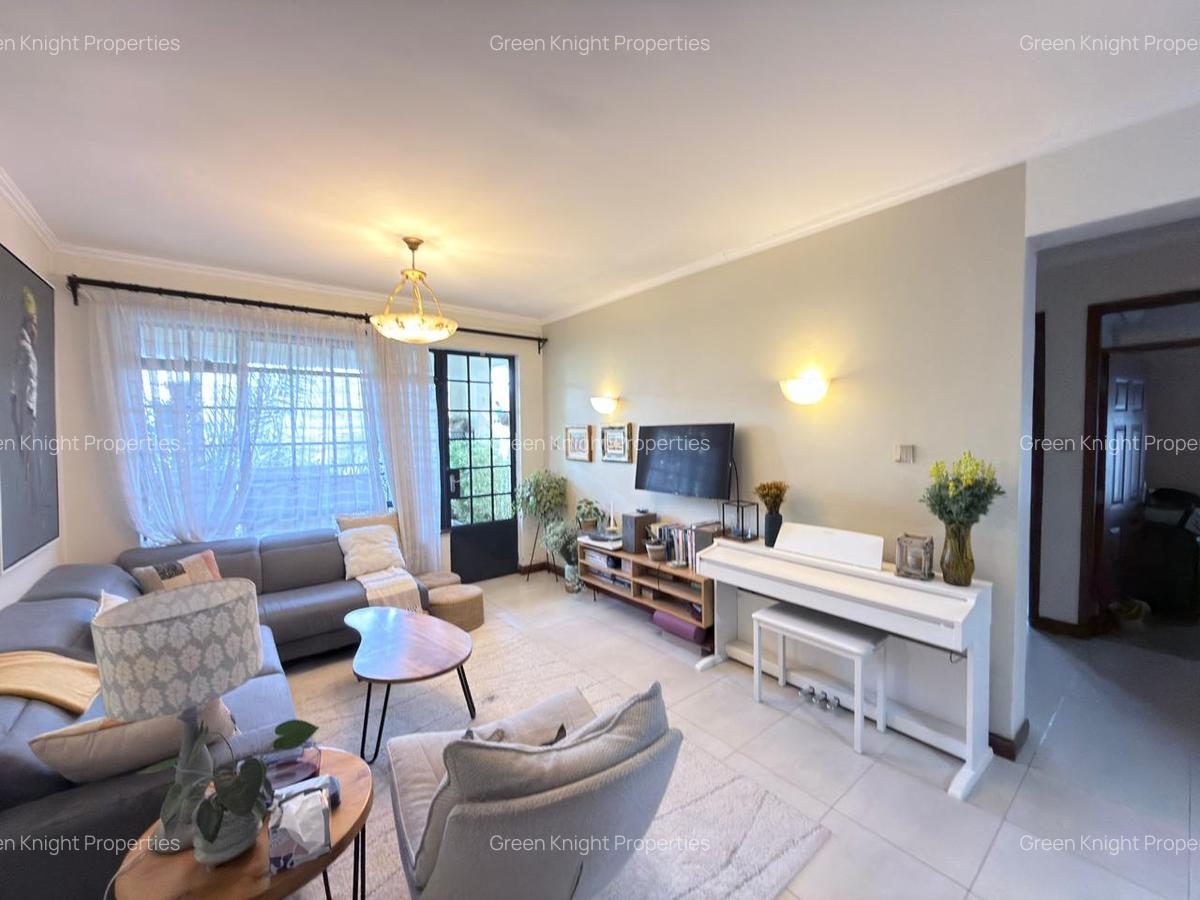 Serviced 2 Bed Apartment with En Suite in Brookside - 2