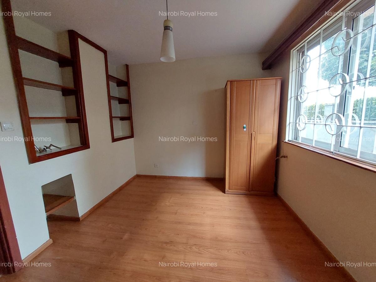 5 Bed Townhouse with En Suite at Shanzu Road 66 - 17