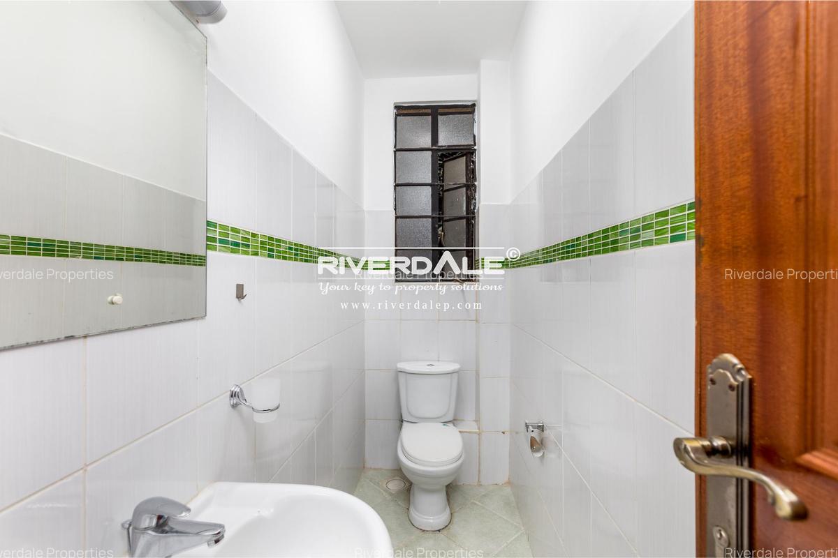 2 Bed Apartment with En Suite in Brookside - 9