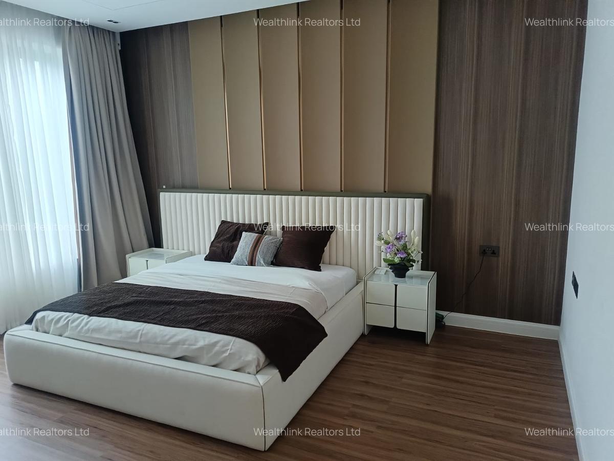 5 Bed Townhouse with En Suite at Runda - 12