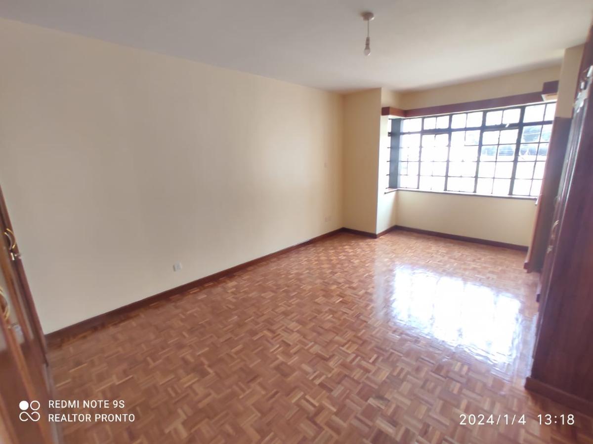 4 Bed Townhouse with En Suite in Lavington - 9