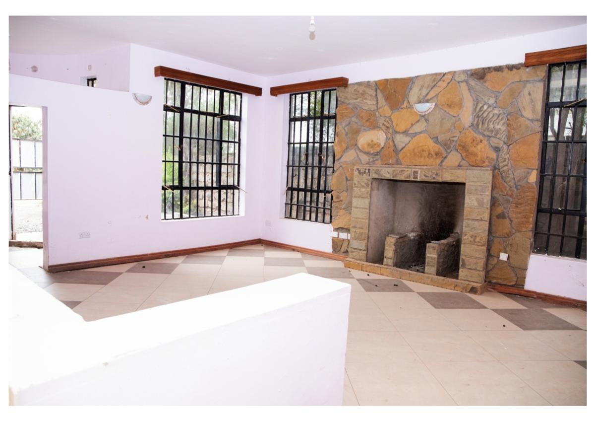 6 Bed House with En Suite at Off Epz Road - 9