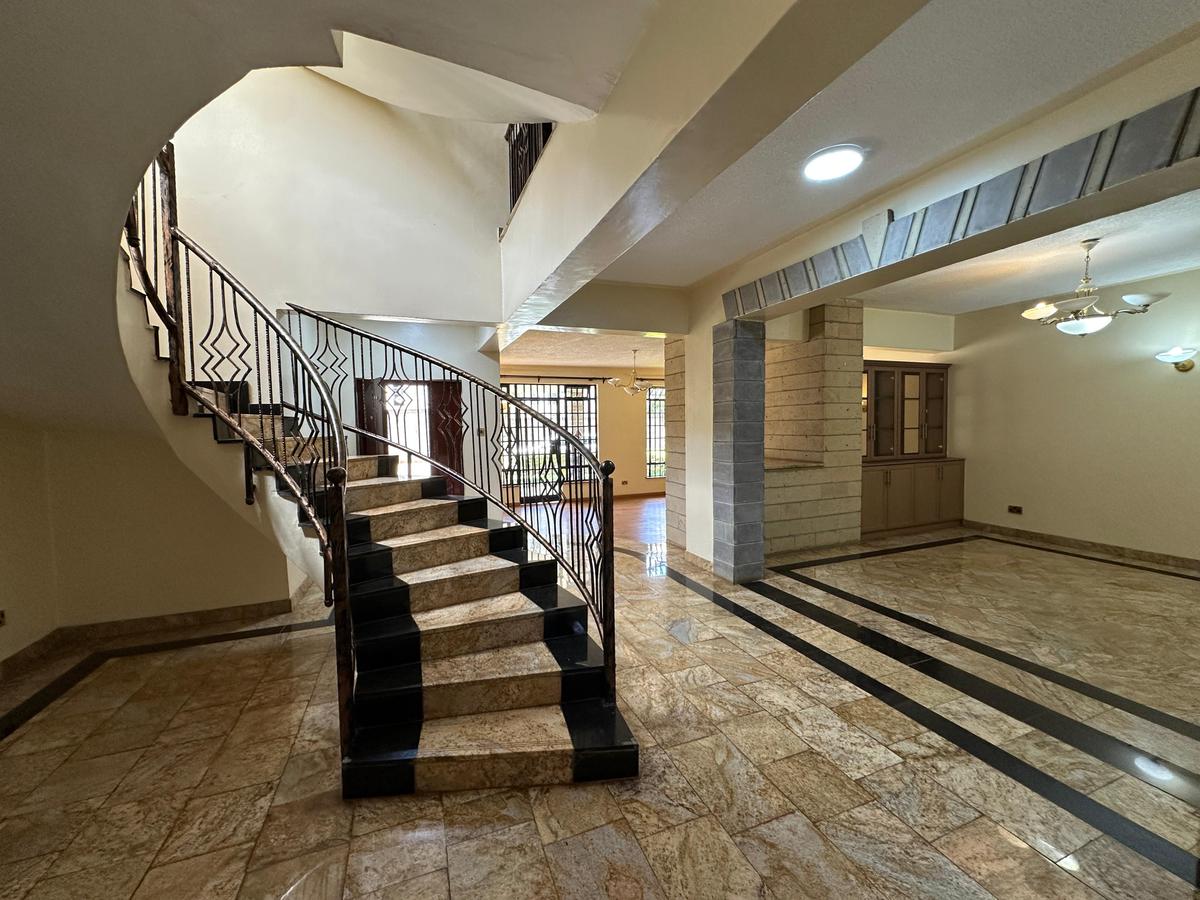 5 Bed Villa with En Suite at Lavington - 5