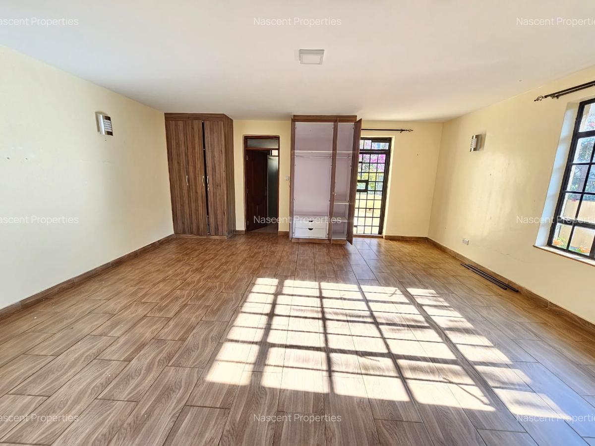 5 Bed Townhouse with En Suite in Kyuna - 11