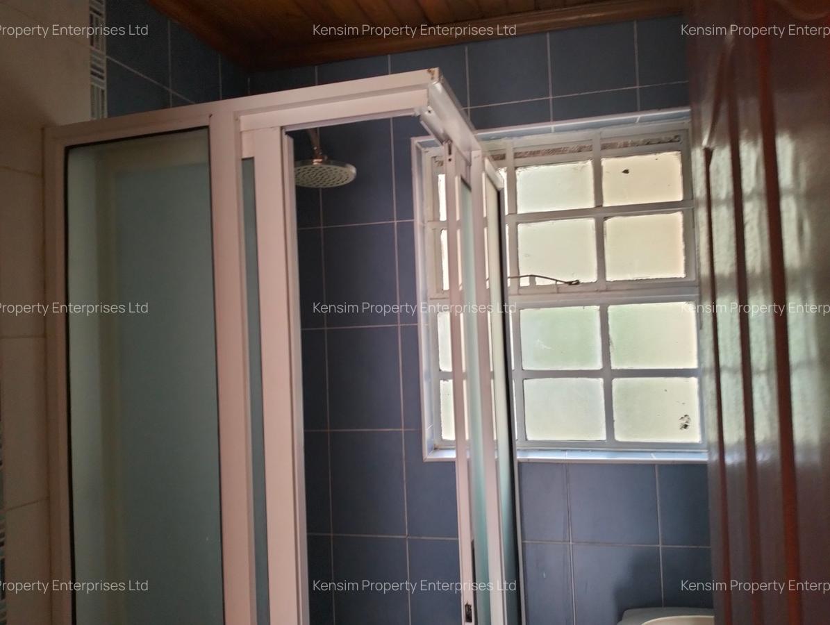 5 Bed Townhouse with En Suite in Lavington - 12